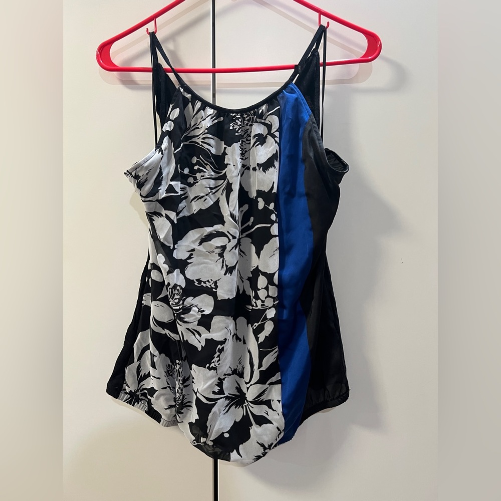 Sleeveless, tie up back